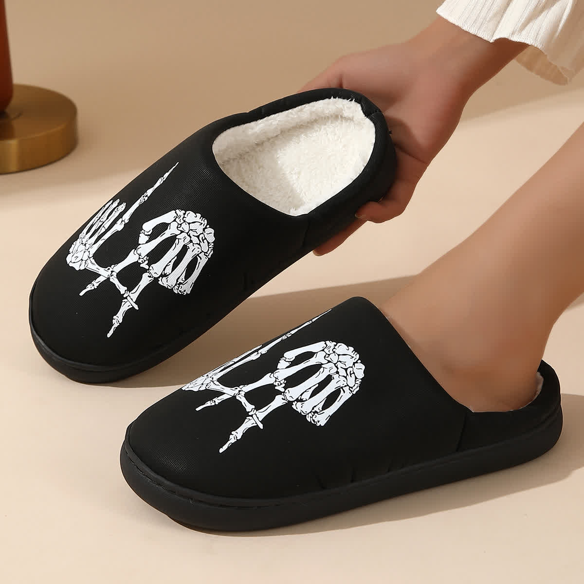 Plus Size Skull Gesture Print Slippers - image 4