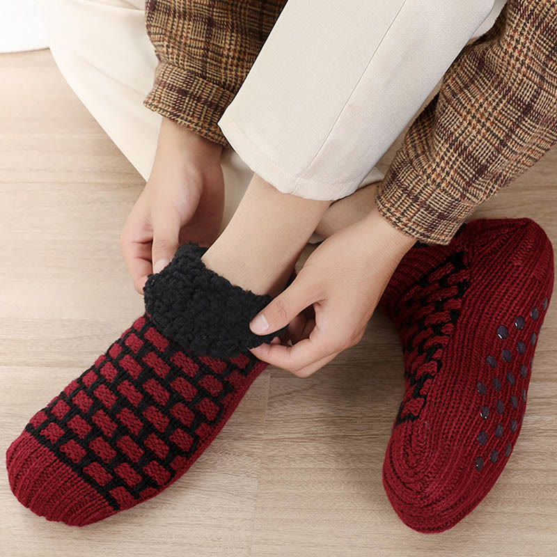 Plus Size Rectangular Grid Slipper Socks - image 2