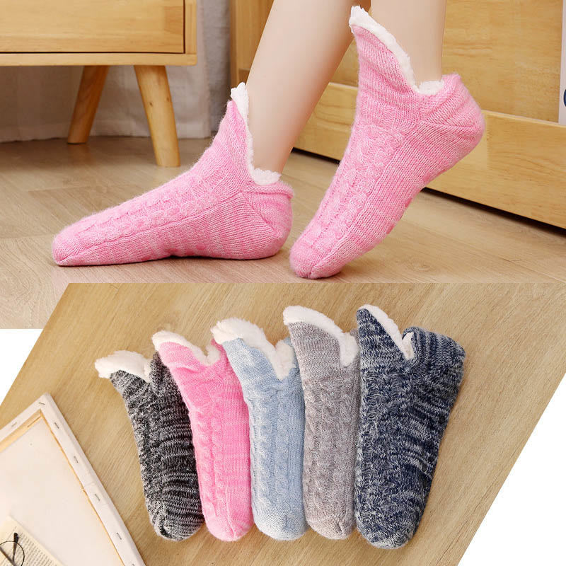 Plus Size Plush Ankle Slipper Socks - image 0