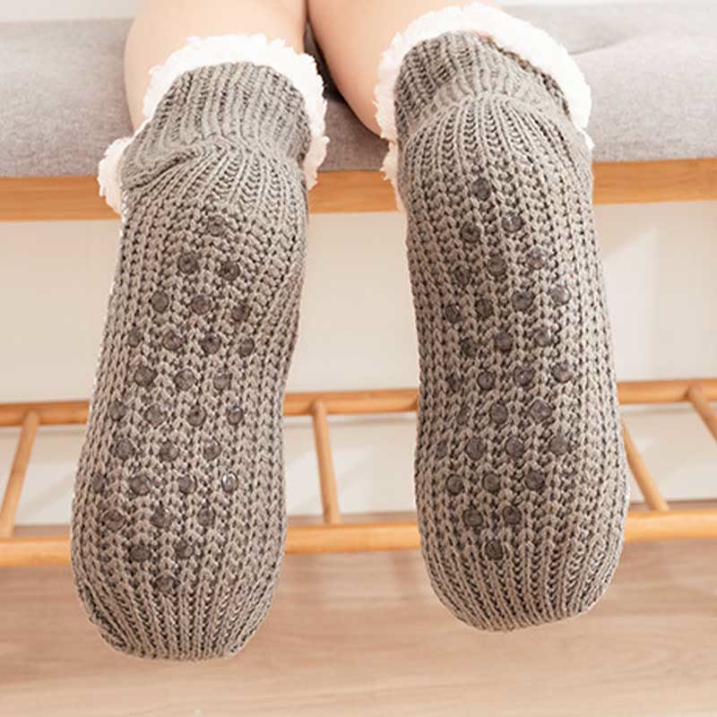 Plus Size V Snowflake Shaped Slipper Socks - image 5