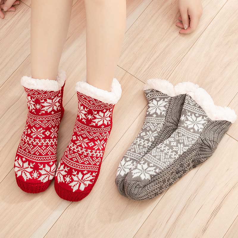 Plus Size V Snowflake Shaped Slipper Socks - image 0