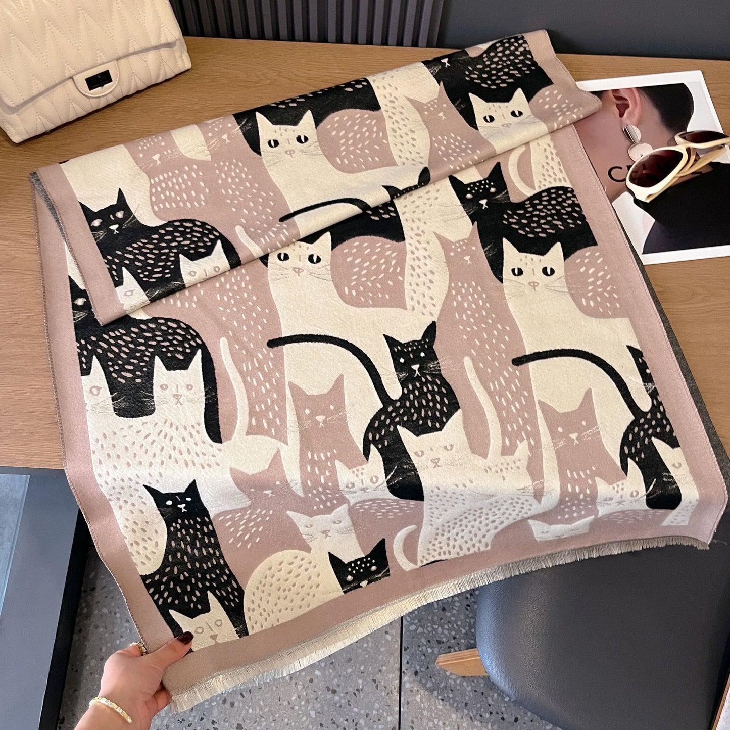 Sweet Cat Jacquard Blanket Scarf