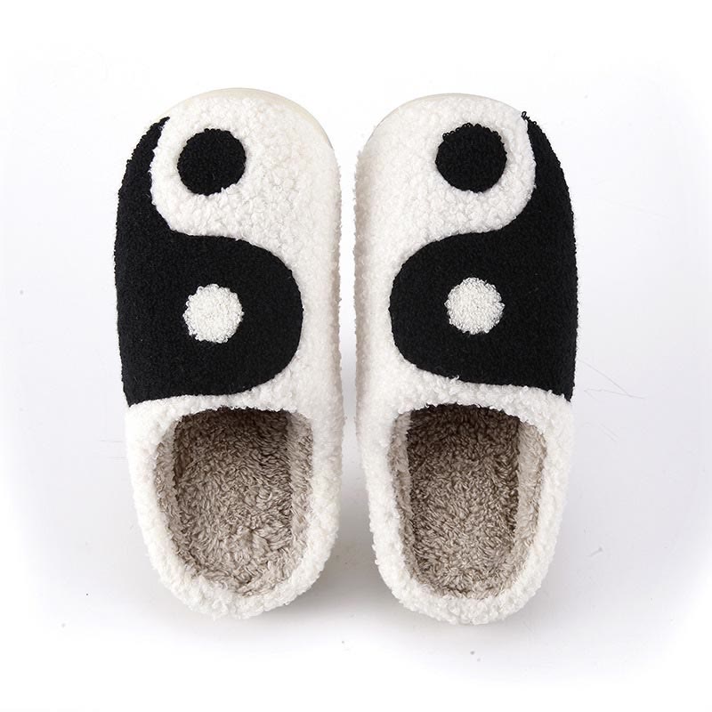 Plus Size Tai Chi Diagram Slippers - image 1