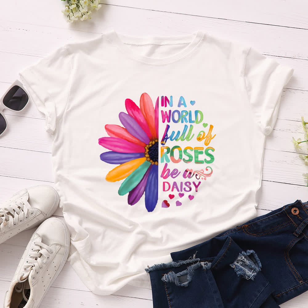 Plus Size Daisy Print Short Sleeve T-Shirt - White - 5XL - image 4