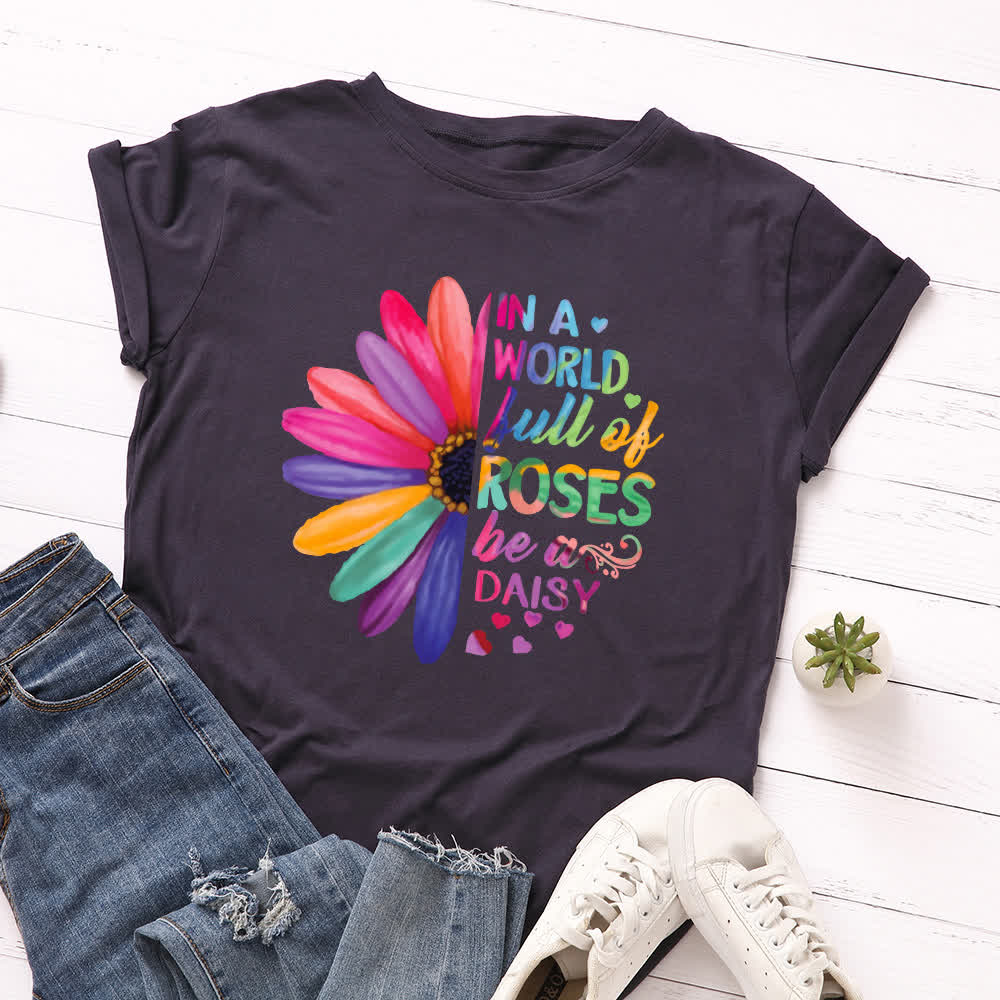 Plus Size Daisy Print Short Sleeve T-Shirt - Navy Blue - 5XL - image 9