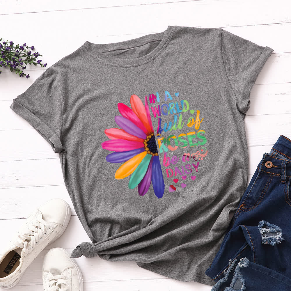 Plus Size Daisy Print Short Sleeve T-Shirt - Dark Grey - 5XL - image 7