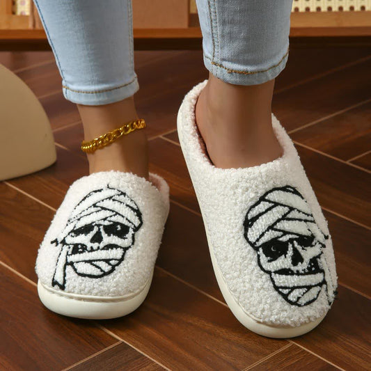 Plus Size Halloween Bandage Skull Print Slippers - image 1