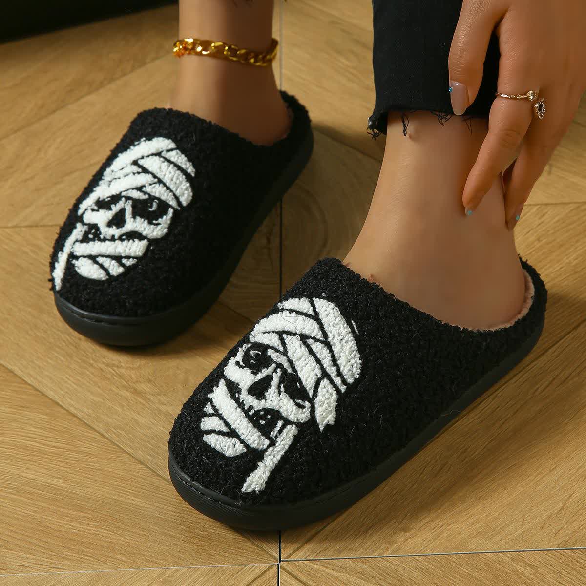 Plus Size Halloween Bandage Skull Print Slippers - image 9