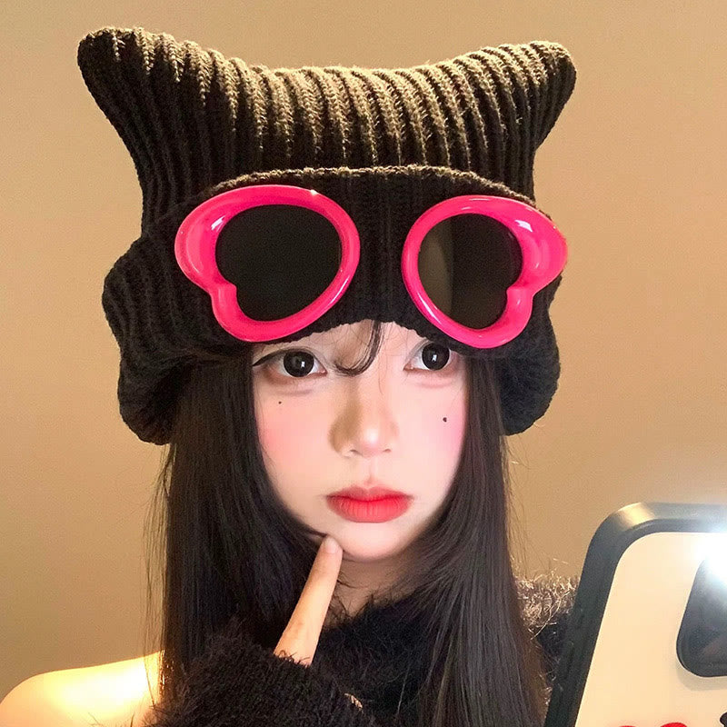 Eye Catching Design Beanie With Goggles - image 3