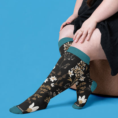 Plus Size Contrast Color Florals Compression Socks - image 3