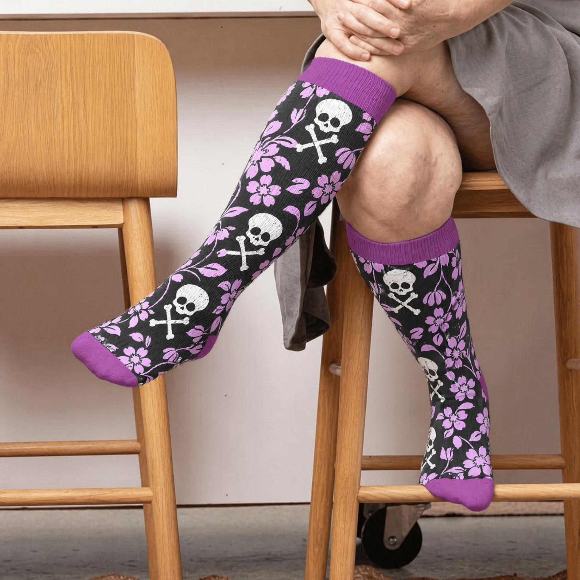 Plus Size Skull Dark Compression Socks - image 3