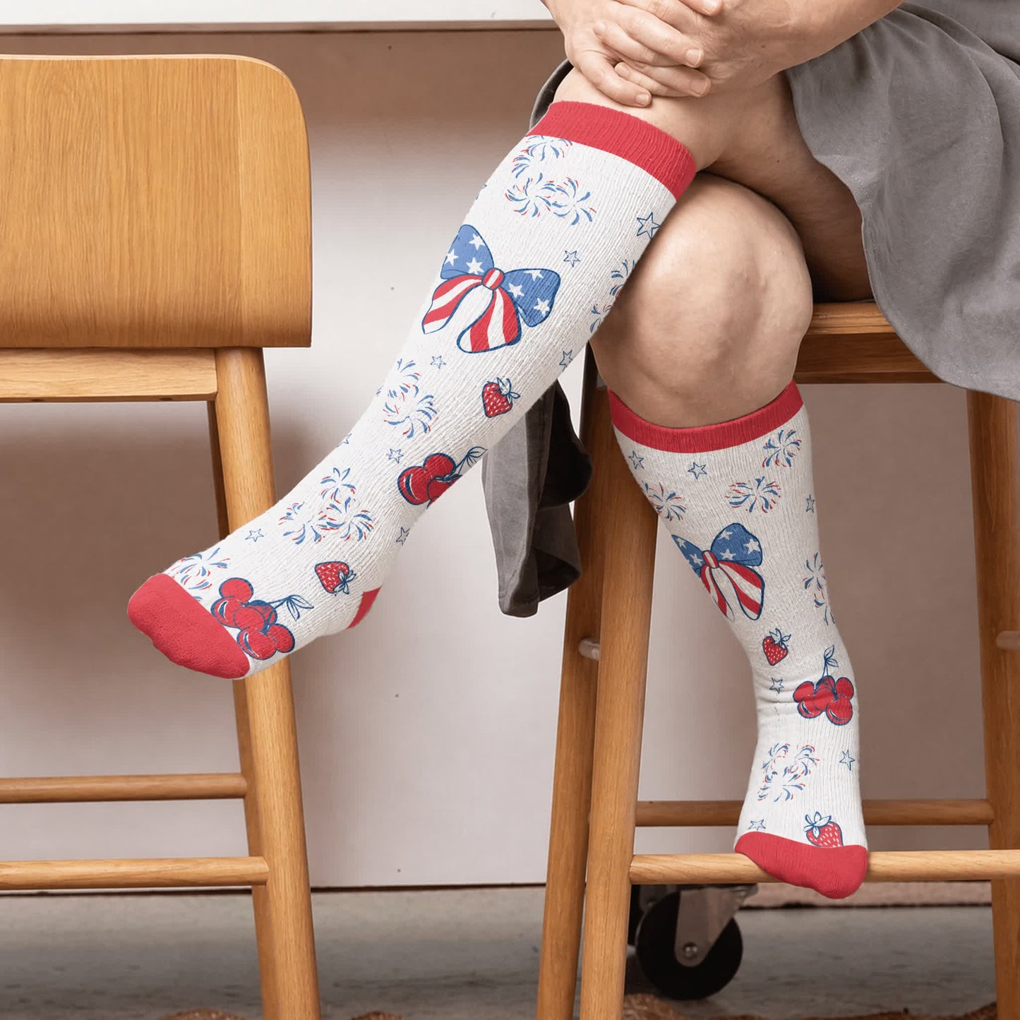 Plus Size Americana Star Stripe Compression Socks - Red(1 Pair) - 4XL - image 2