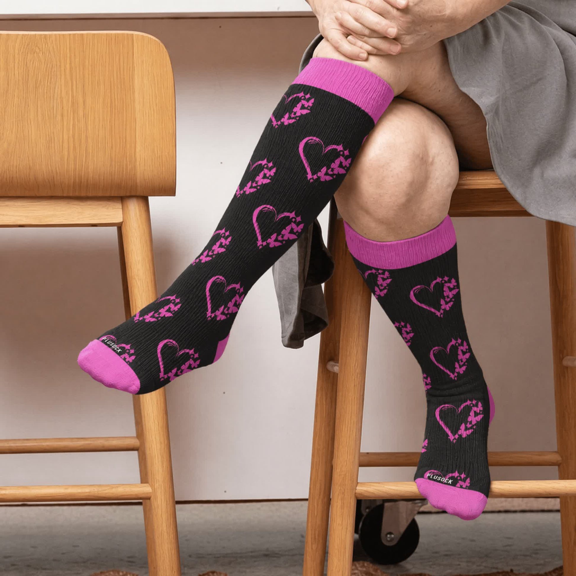 Plus Size Colorblock Heart Compression Socks - Pink(1 Pair) - 4XL - image 1