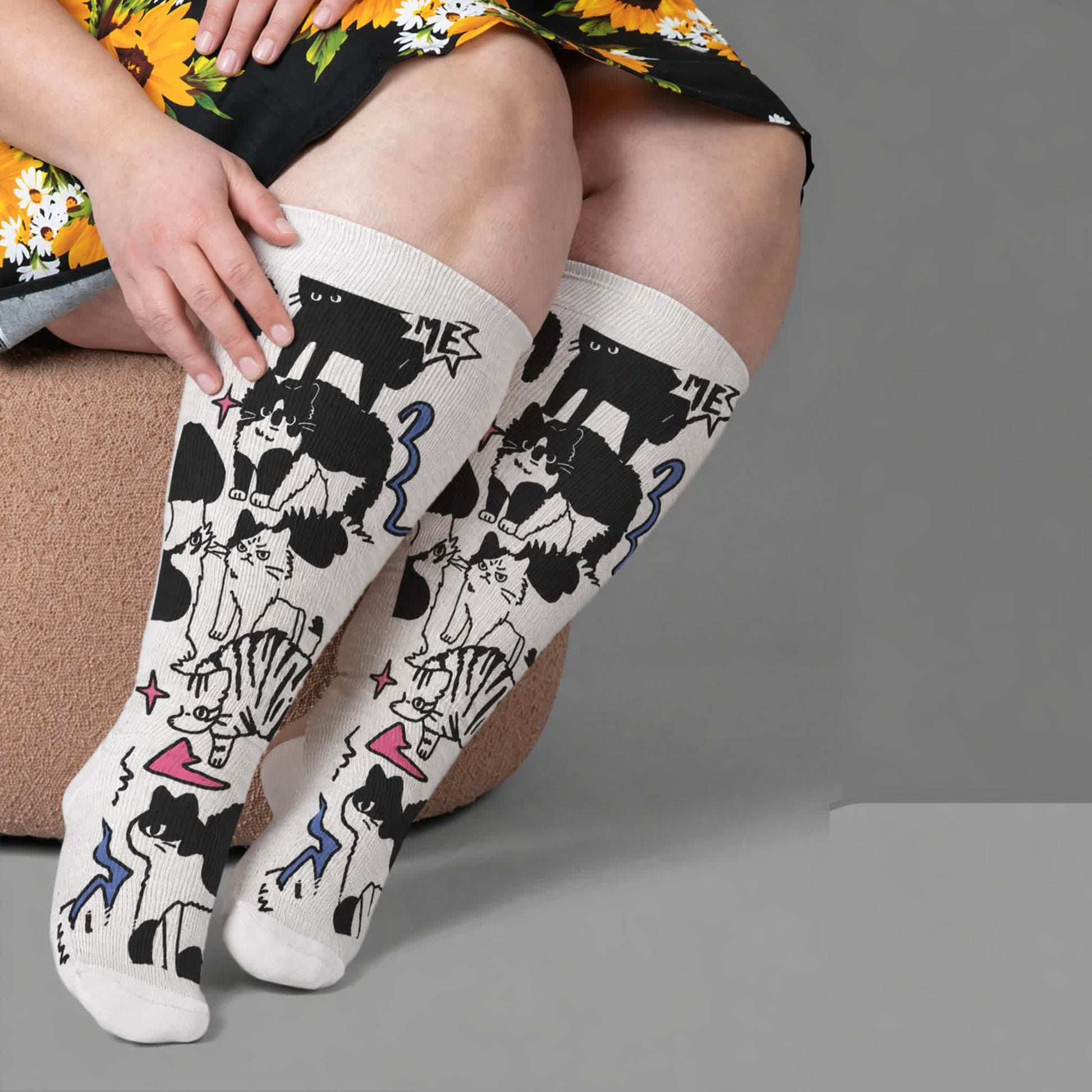 Plus Size Colorful Cat Face Compression Socks - White(1 Pair) - 4XL - image 1