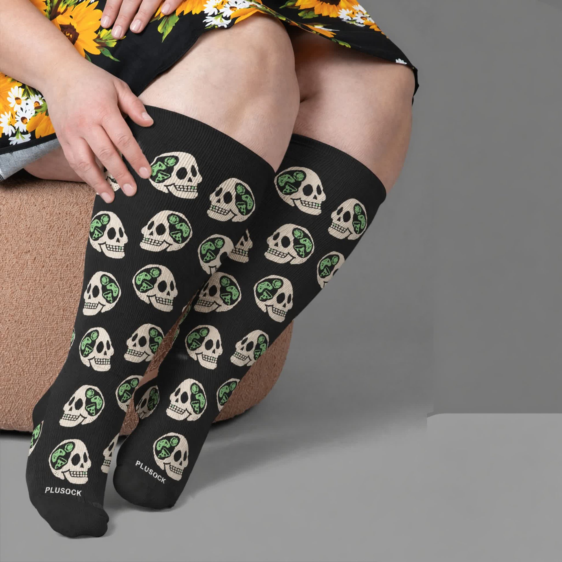 Plus Size 8-Ball Skull Compression Socks - Black(1 Pair) - 4XL - image 2