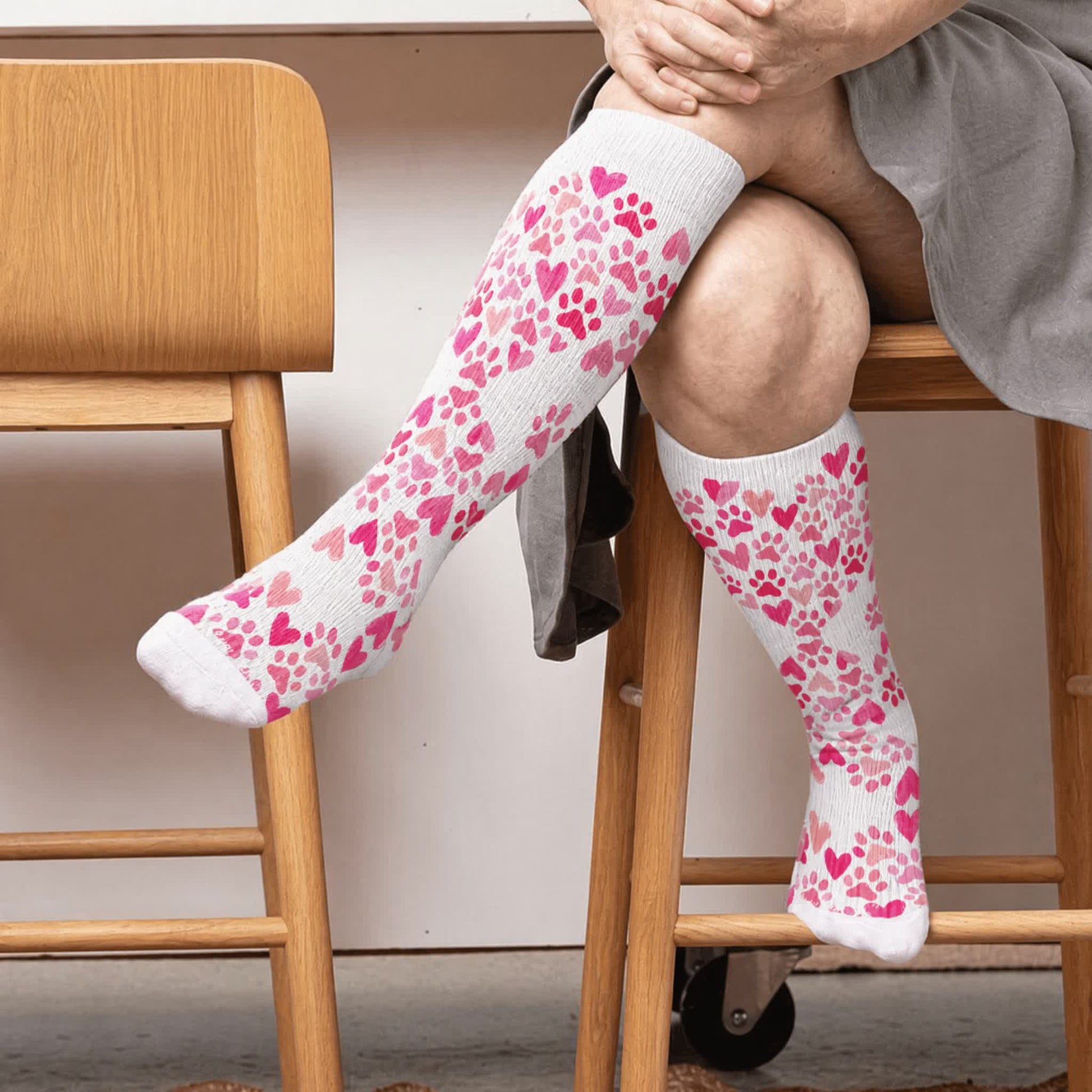 Plus Size Heart Scratching Cat Compression Socks - White(1 Pair) - 4XL - image 1