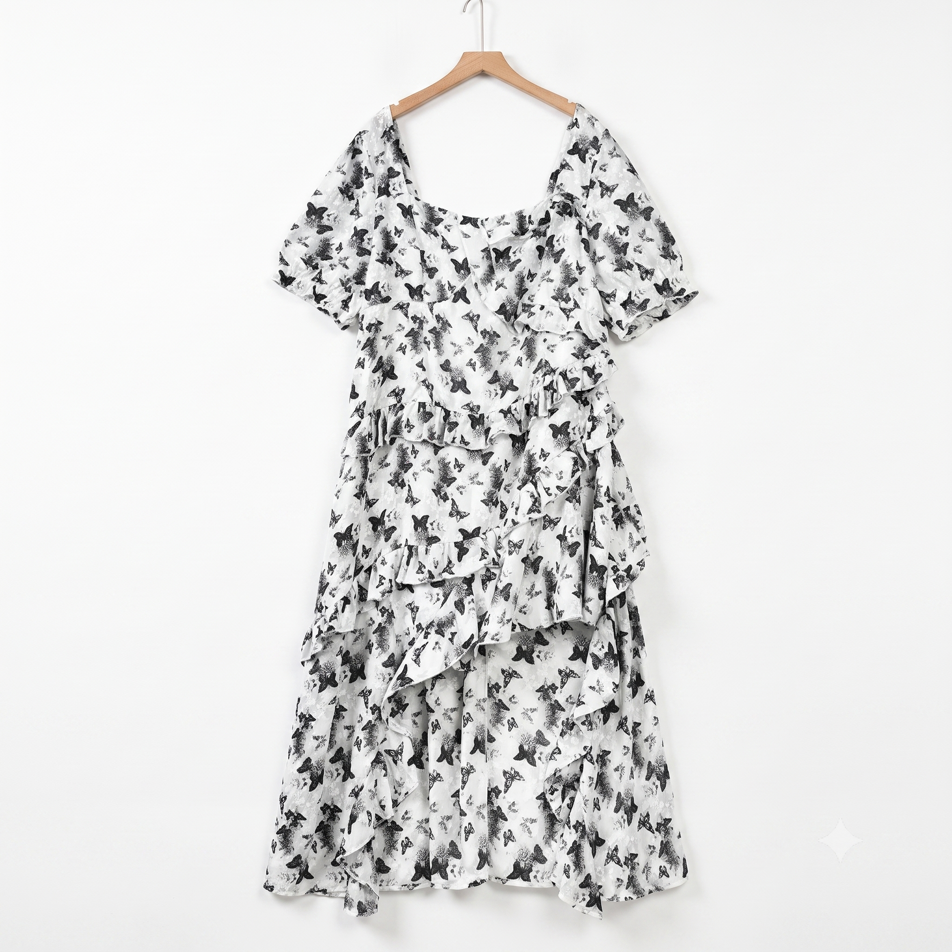 Plus SizeSquare Neck Puff Short Sleeve Floral Tiered Summer Dress - Black - 6XL - image 0