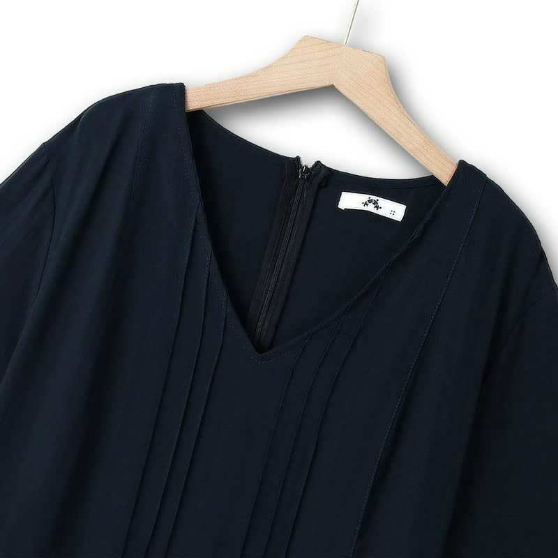 V Neck Pleated Midi Dress - image 4