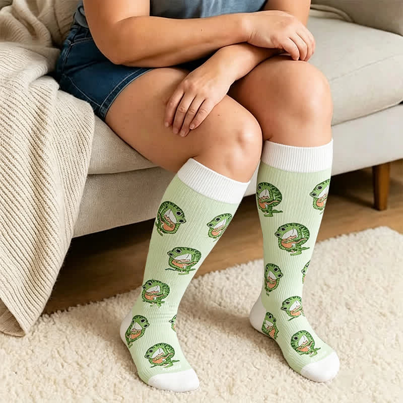 Plus Size Cartoon Frog Print Compression Socks - image 3