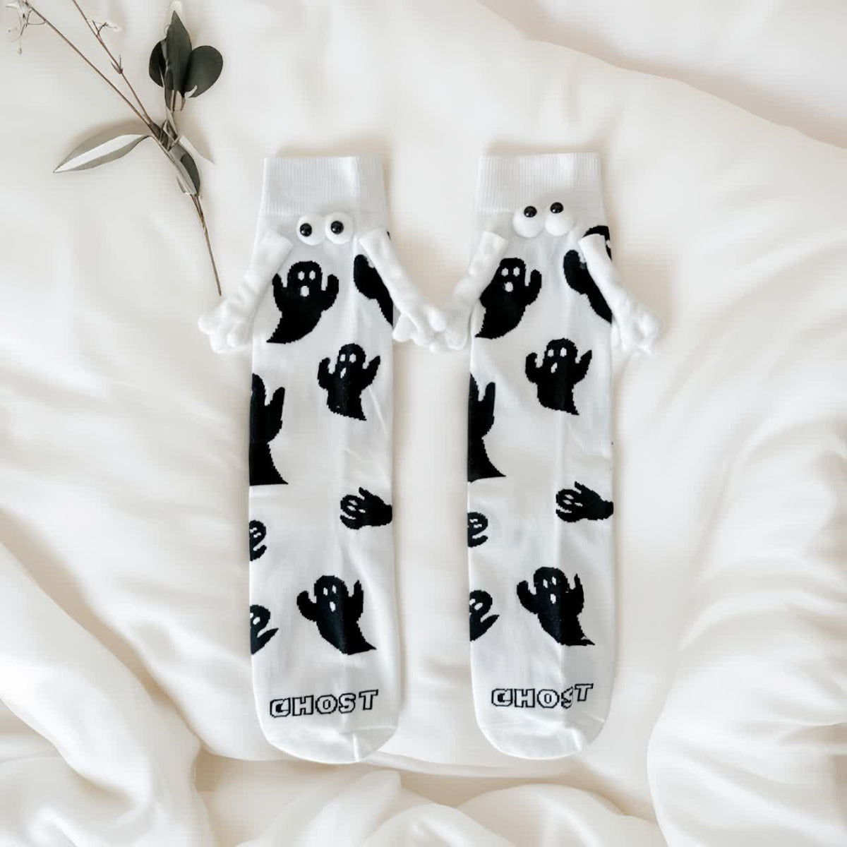 Ghost Magnetic Hand Holding Socks(4 Pairs) - image 4