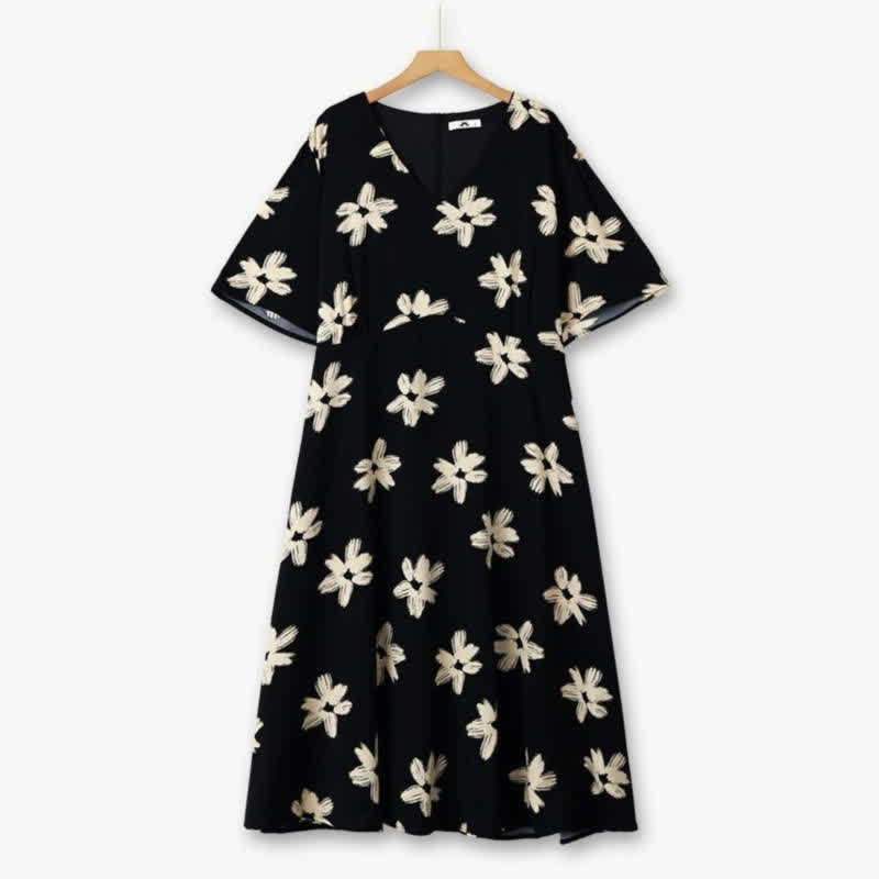 Curve Floral V Neck Midi Dress - Black - 6XL - image 0