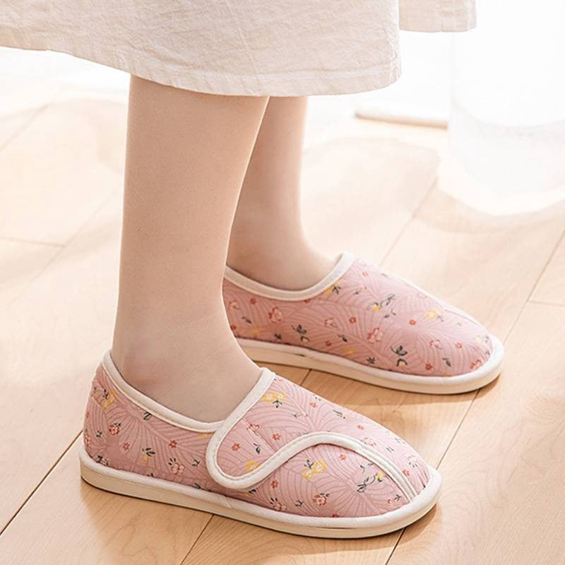 Adjustable Garden Quilted Fluffy Shoes - image 1